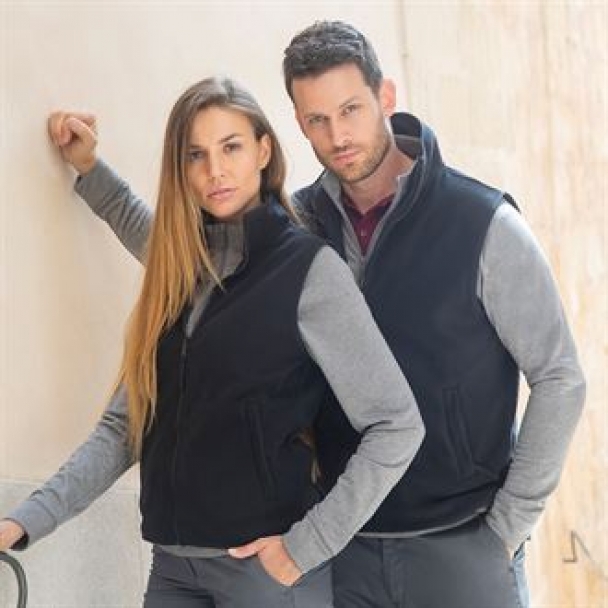 Sleeveless microfleece jacket